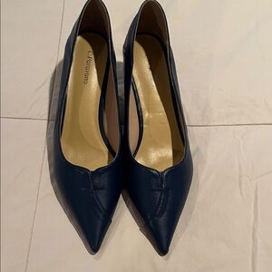 Kitten heels pumps